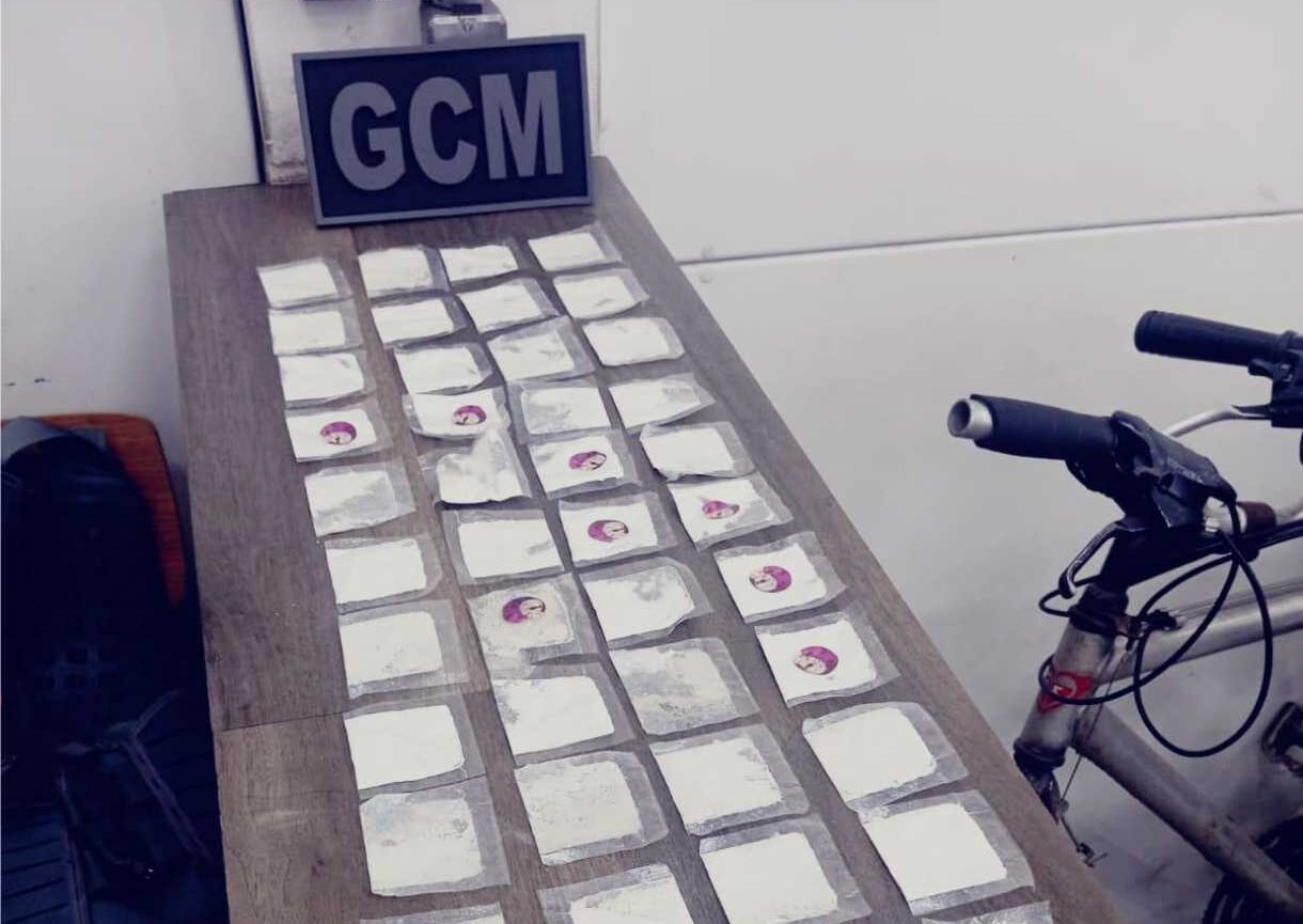 GCM prendeu dois ladrões de celulares em jundiapeba, além de ter detido suspeito de tráfico de drogas