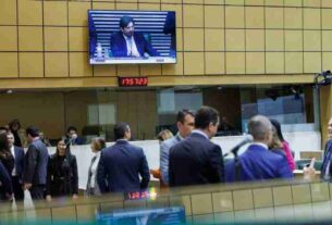 Alesp amplia inclusão de alunos com TEA e autoriza sepultamento de pets