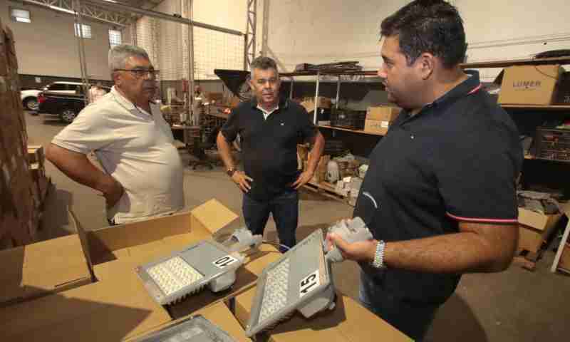 Até o momento, as vias públicas de Suzano contam com 50% das lâmpadas com o sistema LED