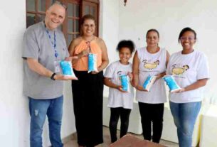 Doação de leite destinada a uma entidade social de Palmeiras, Suzano