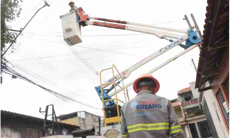 Programa "Ilumina Suzano" já substituiu 16 mil das 28 mil luminárias na cidade