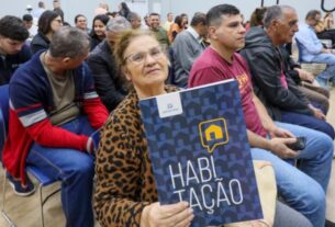 76 famílias receberam títulos de propriedade