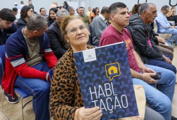 76 famílias receberam títulos de propriedade