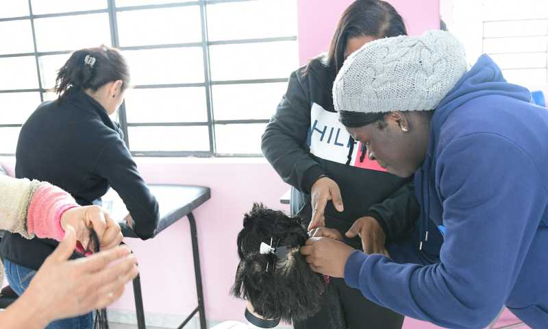 Suzano com cursos gratuitos de beleza