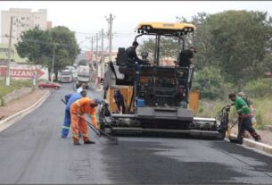 Obras de pavimentação em Suzano