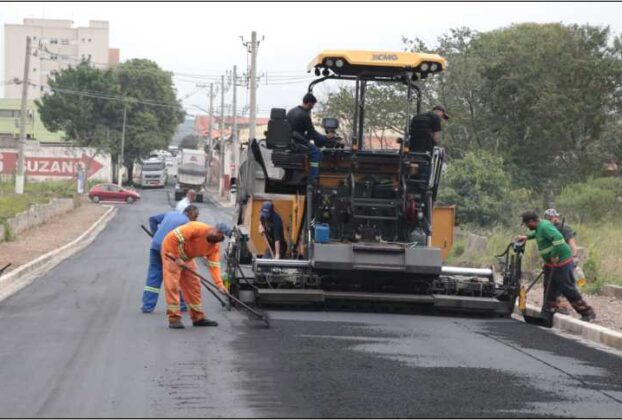 Obras de pavimentação em Suzano