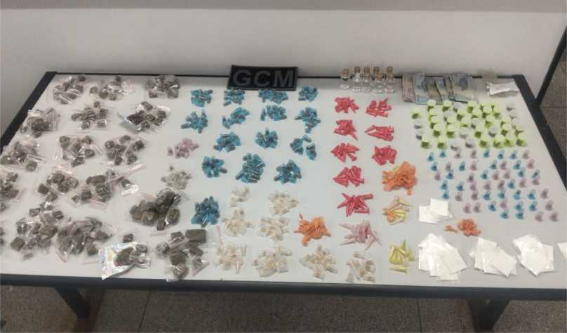 GCM de Suzano prendeu cinco por tráfico