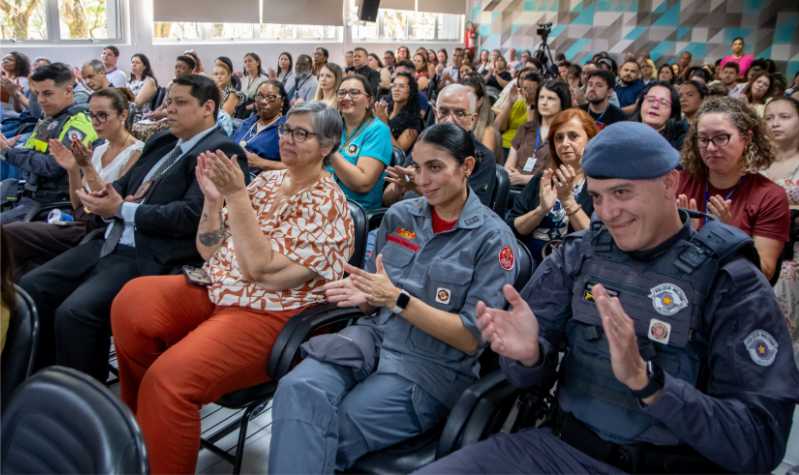 Prefeita Mara Bertaiolli apresentou o Educação Mais Segura, um aplicativo para aumentar a segurança nas escolas municipais
